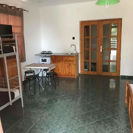 Διαμέρισμα In Balatonmariafuerdo 37115 *